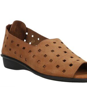 Evonne Nubuck Cut-Outs Slip On Flats